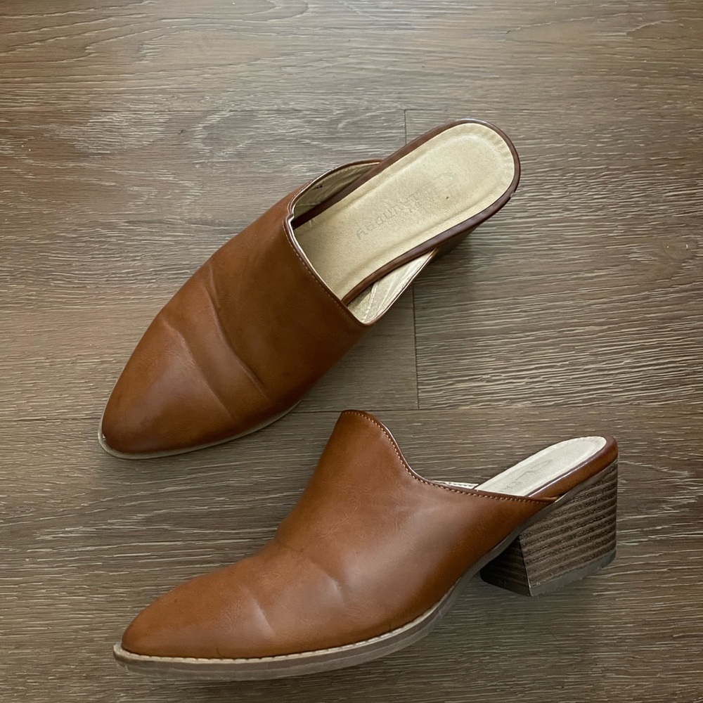 BROWN HEELED MULES